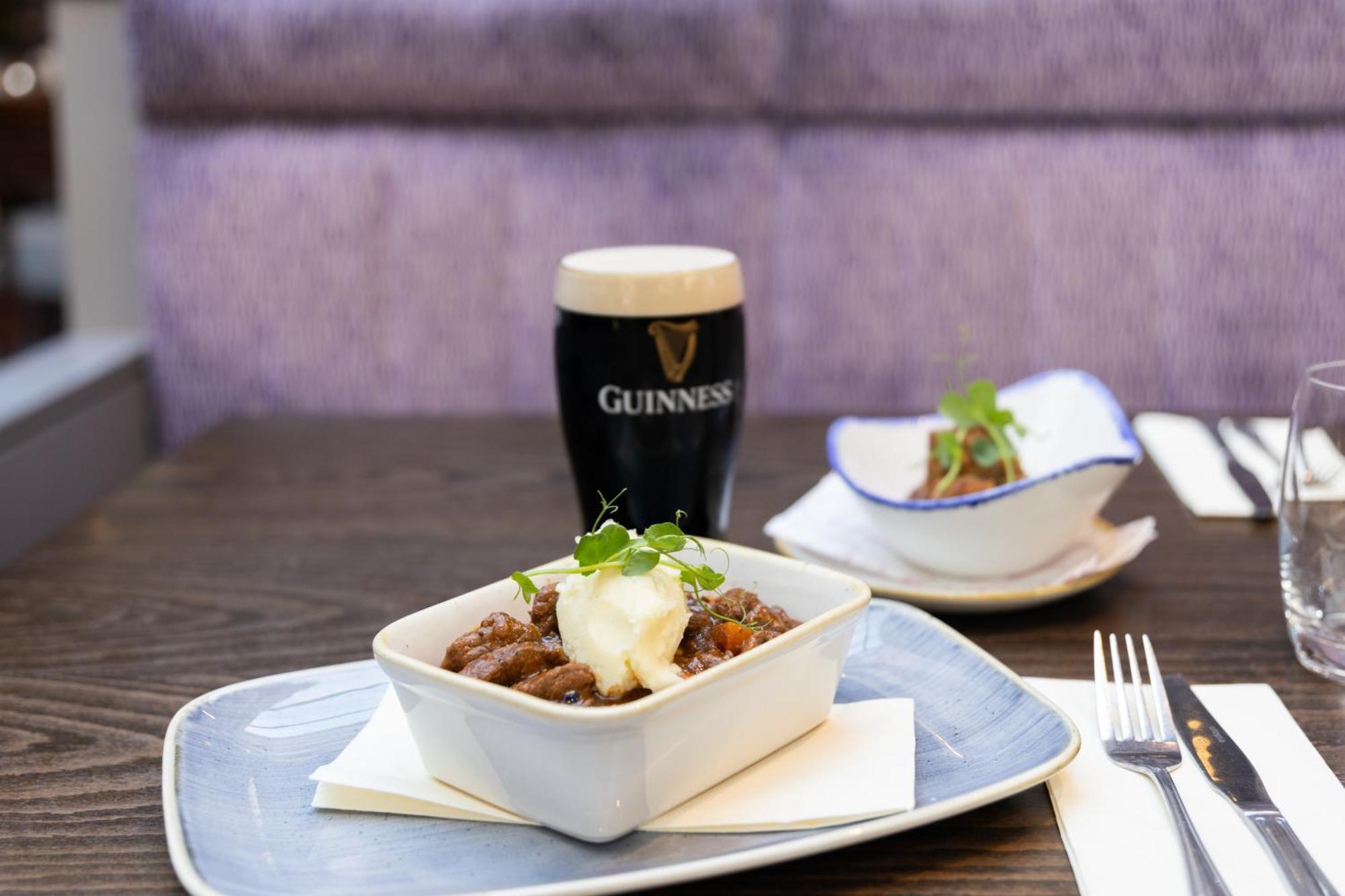 Leonardo Hotel Belfast Esterno foto